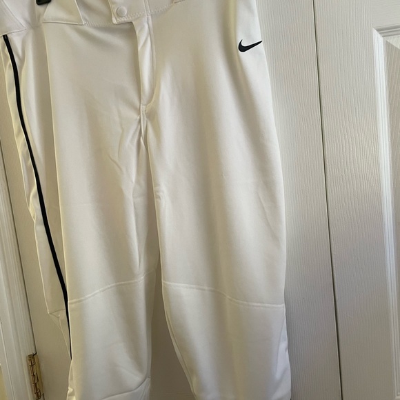 Nike White Pants with Black Logo - Picture 5 of 8
